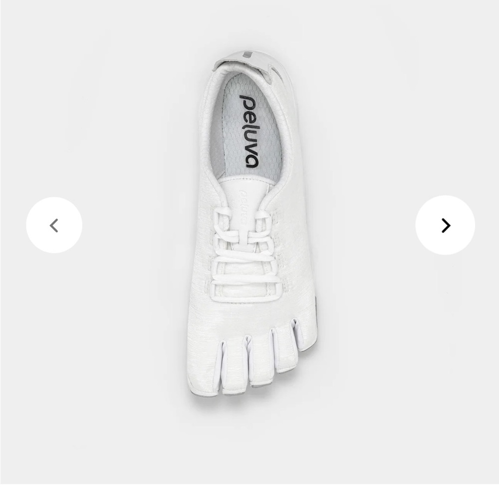 Peluva Sneakers - Toe Shoes - Women’s Strand